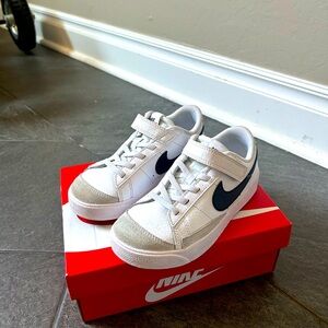 Nike Kids White and Black Sneakers 13C